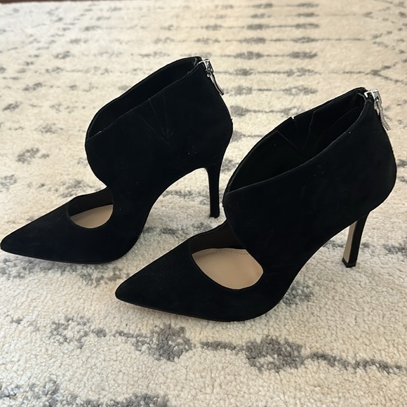 Peek-a-boo Stiletto, never worn - Picture 3 of 6